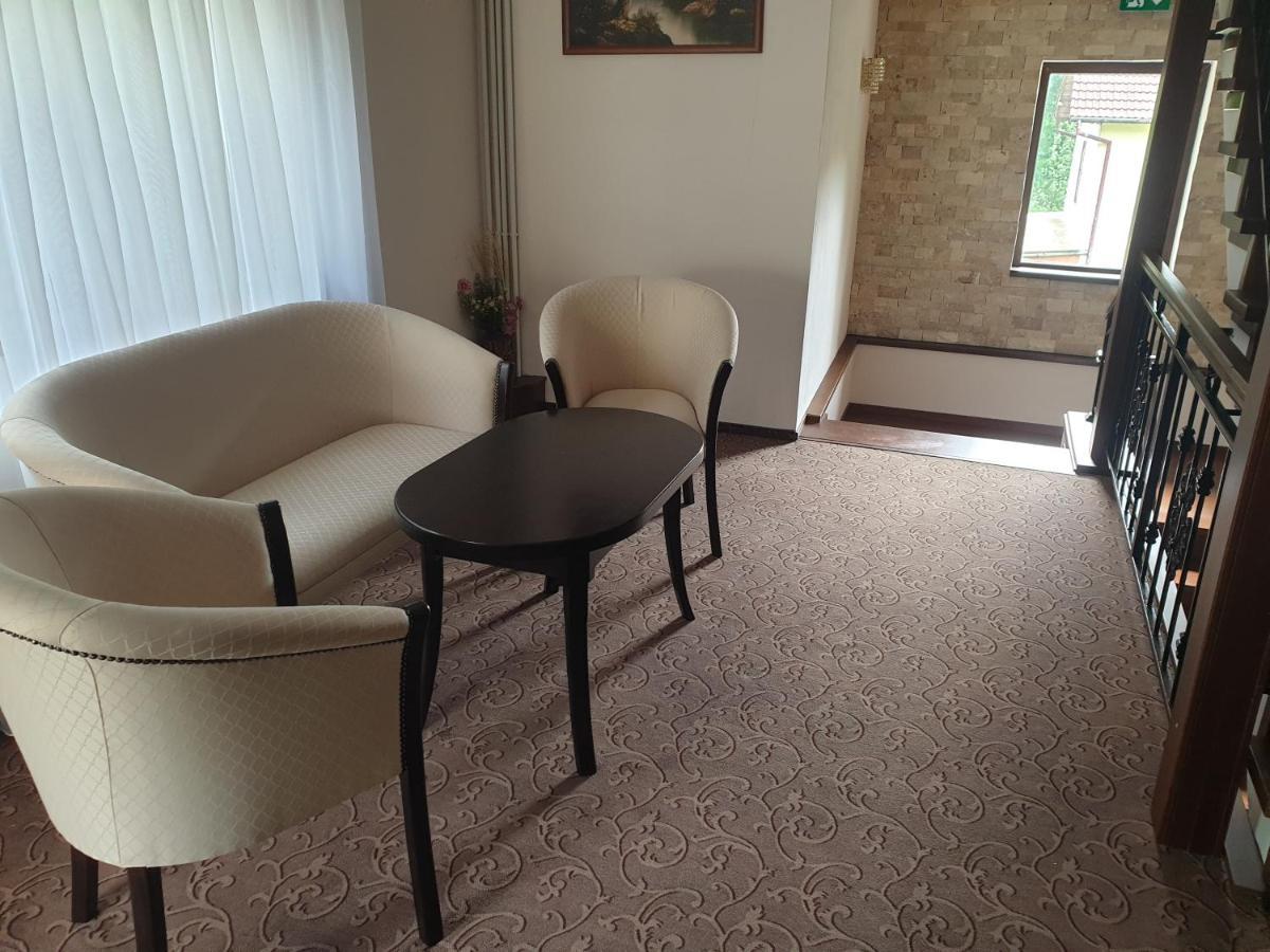 Vila Tisa Tismana Dış mekan fotoğraf
