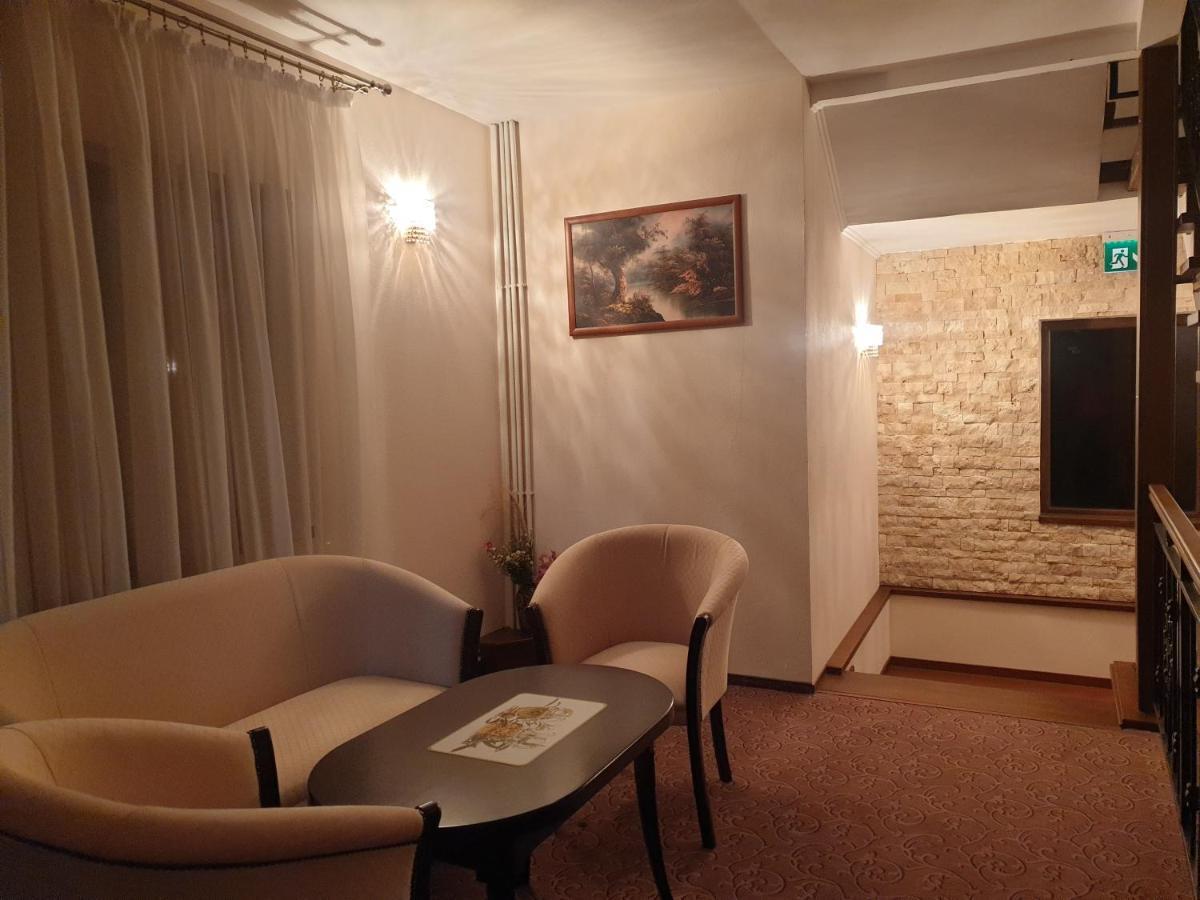 Vila Tisa Tismana Dış mekan fotoğraf